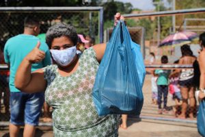 Imagem da notícia - Doação de pescado beneficia 300 famílias da Comunidade Jesus Me Deu, em Manaus