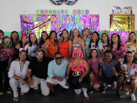 Baile de Carnaval no CECF Teonizia Lobo agita comunidade do Mutirão